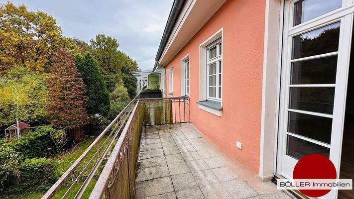 Balkon mit Blick ins Grüne!