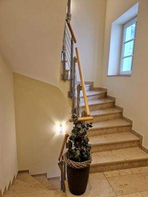 zentrales Treppenhaus.jpg