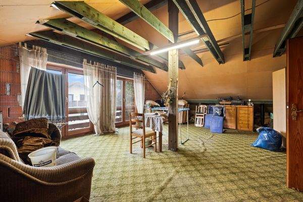 unausgebautes Zimmer im OG