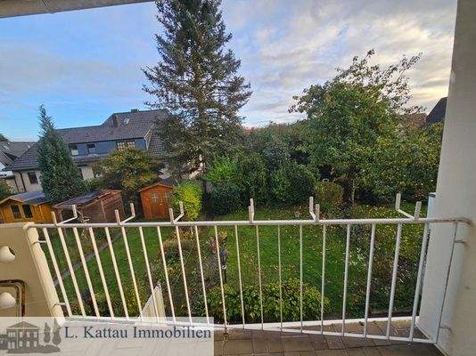 Balkon mit Blick in den Garten