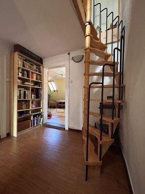 Wendeltreppe zum  Dachboden