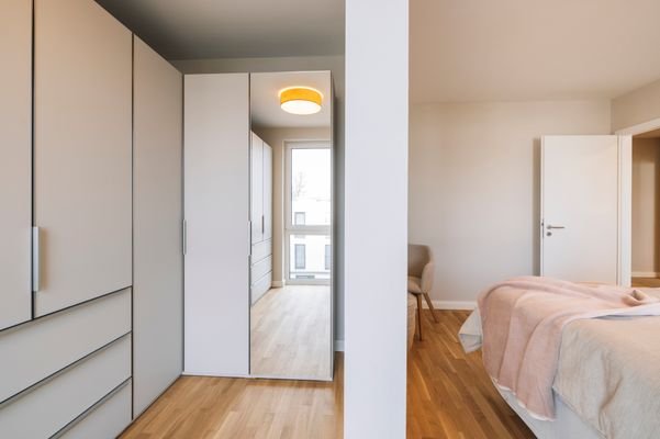 Schlafzimmer mit Ankleidebereich