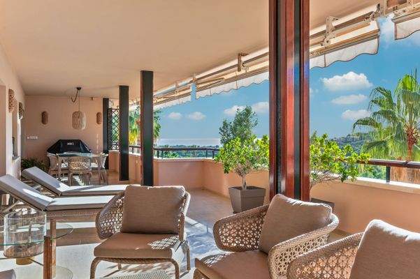 Terrace in apartment in Bendinat 3