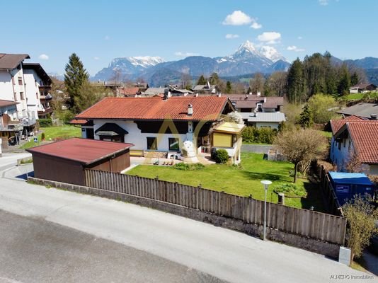 Tiroler Landhaus mit Bergpanoramablick
