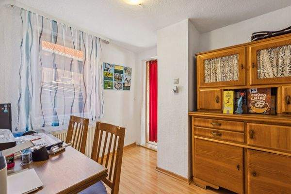 Durchgangszimmer von der Küche ins Wohnzimmer