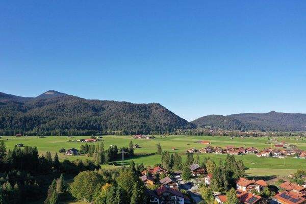 Weitläufige Wanderwege rund um den Ort.