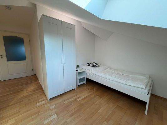 Zimmer 1 Shared/Couple Room