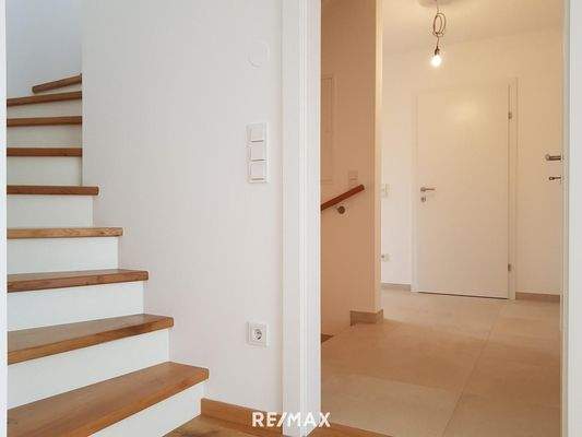 Treppen und Vorraum EG (Musterhaus)