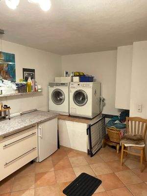 KG Waschraum mit Abwurf