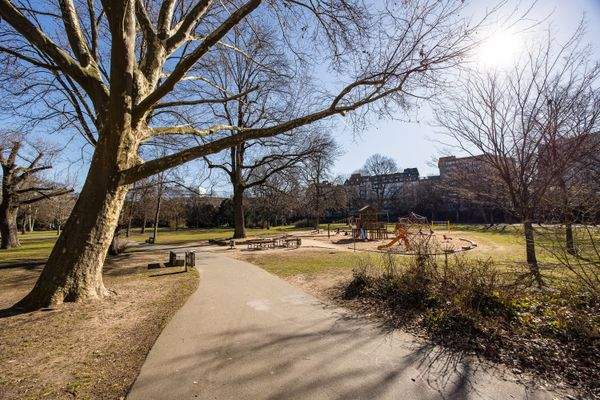 Rosenaupark mit gut ausgestatteten Spielplatz - Ideal für Familien mit Kindern