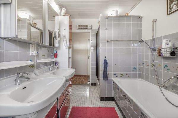 Badezimmer im Erdgeschoss