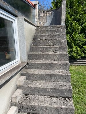 Aussentreppe zum Garten.jpg