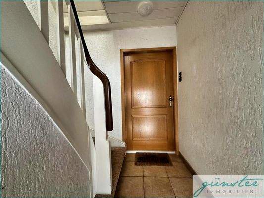 Hausflur und Eingang zur Wohnung