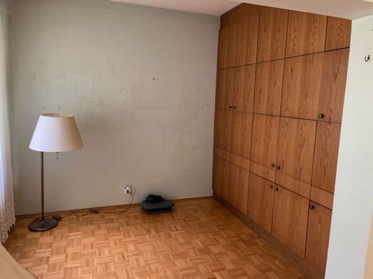 Wohnzimmer / Nische mit Einbauschrank