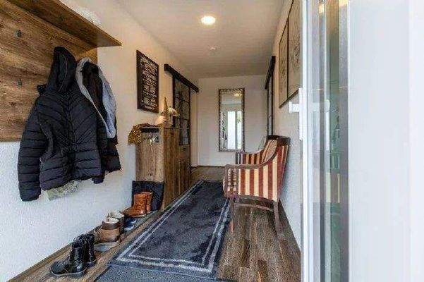 Eingangsbereich Haupthaus.jpg