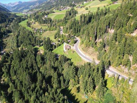 Ulten – Tourismus, Bauen und Gastronomie vereinen sich hier mit einzigartigen Chancen für neue Ideen und ein attraktives Baugrundstück – Ultimo, turismo, costruzioni e gastronomia si incontrano qui con opportunità uniche per nuove idee e un terreno edific