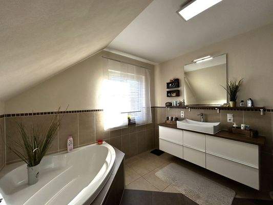 Hauptbadezimmer