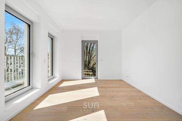 Lichtdurchflutetes Schlafzimmer