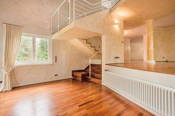 Treppe Zwischenebene/Galerie