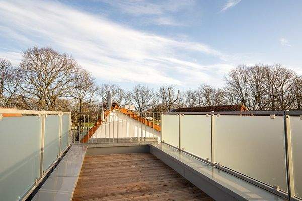 Terrasse mit Blick auf den Alten Strom