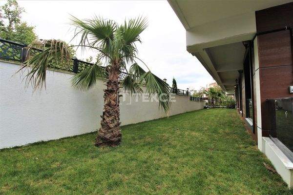 Sea-View Apartments by the Beach in Çınarcık Yalova