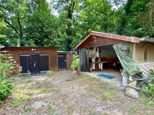 Carport und Garage