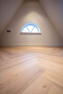 hochwertig ausgebauter Spitzboden