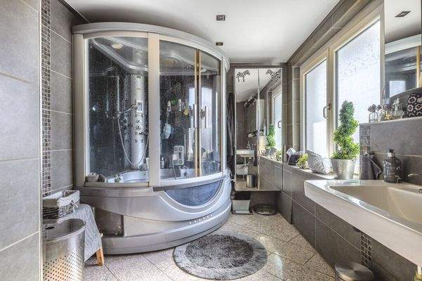 Badezimmer Obergeschoss (2)