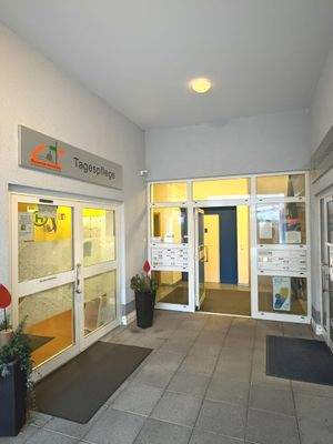 Eingang neben Sozialstation