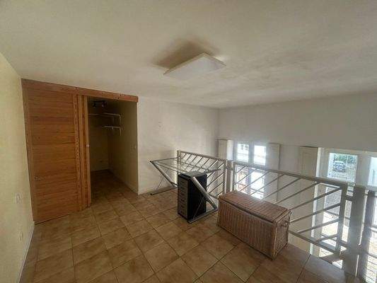 Schlafempore mit Ankleide