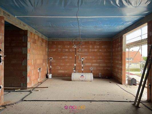 ..mit angrenzendem WOhnbereich und Balkon (Baufortschritt 25.09.2025)