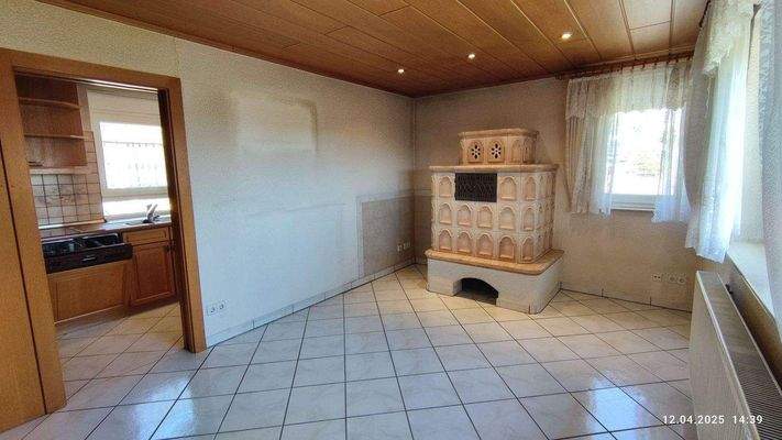 ... Wand zur Küche hin