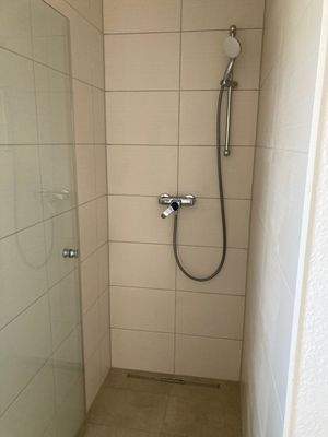 7. Haus 35 2. OG Dusche-Studio