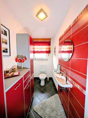 Separates Gäste-WC (1.OG)