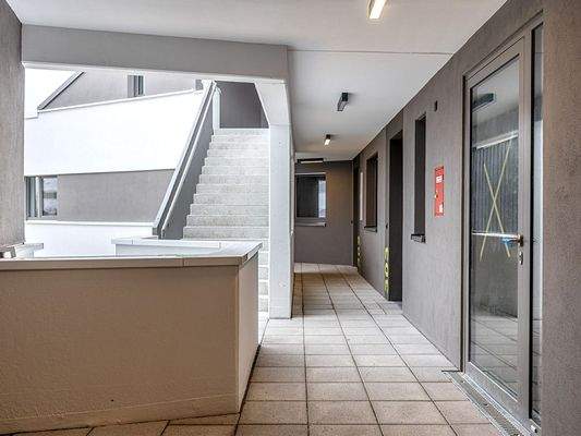 Laubengang _Außenliegende Treppenhaus