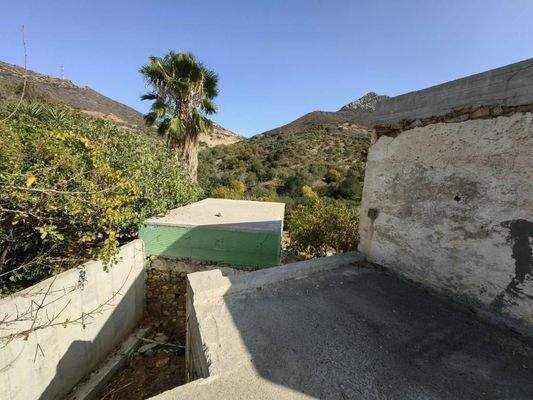 Kreta, Exantis: Unvollendetes, teilweise renoviertes Haus zum Verkauf in der Nähe von Bali