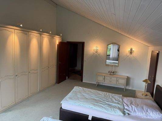 Schlafzimmer mit Balkon