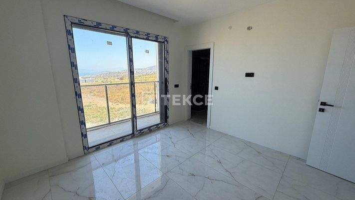 Sea View Flat in a New Complex with Pool in Kuşadası