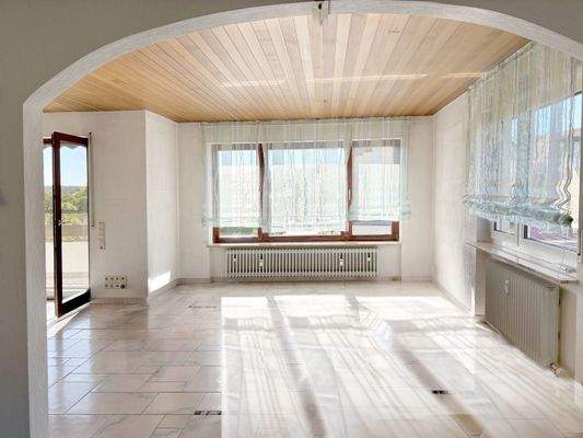 Blick aus der Küche Richtung Essbereich