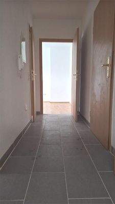 Flur (Blick zum Schlafzimmer)