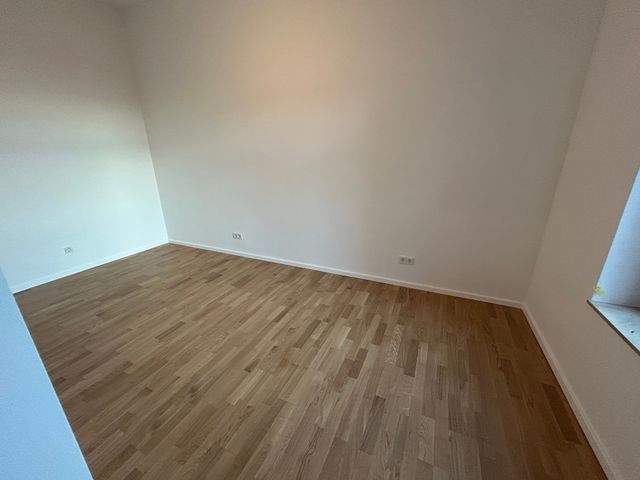 Attraktive 2- Zimmer Wohnung mit EBK, Balkon u. Stellplatz zu vermieten! - Photo 1