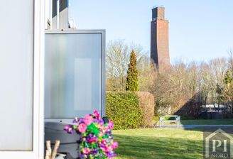 Das Laboer Ehrenmal fest im Blick