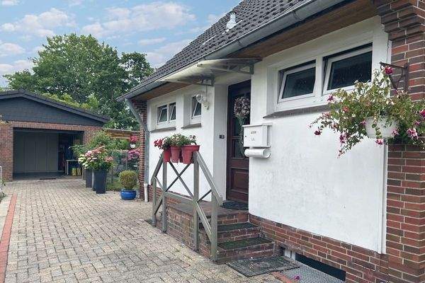 Auffahrt &amp; Hauseingang