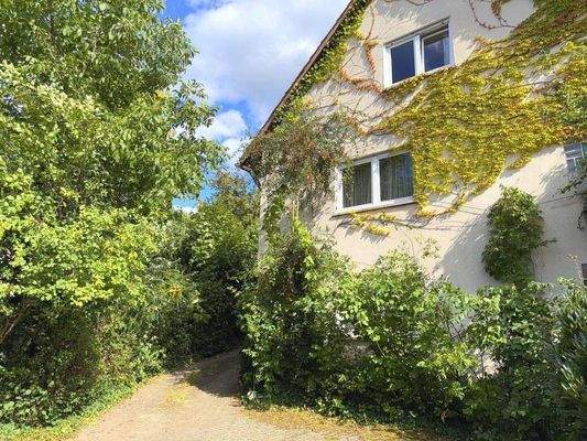 Zufahrt zu den Garagen