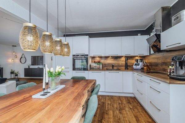 Küche mit EBK & Essbereich