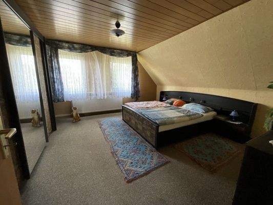 Schlafzimmer DG