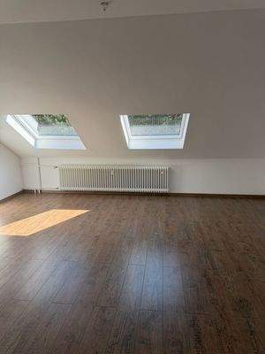 Wohnzimmer hell + freundlich