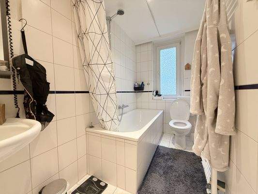 Badezimmer (1. OG Rechts)