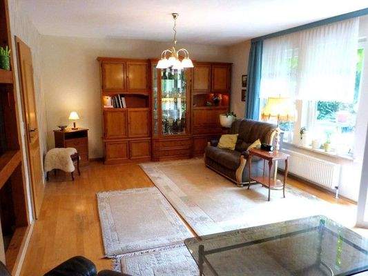 Wohnzimmer mit Panoramafenster