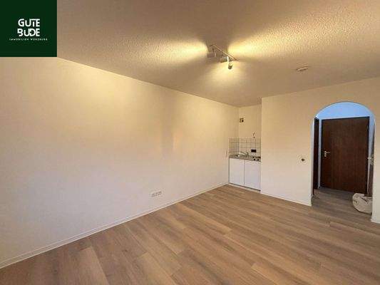 Wohn- und Schlafzimmer (2)